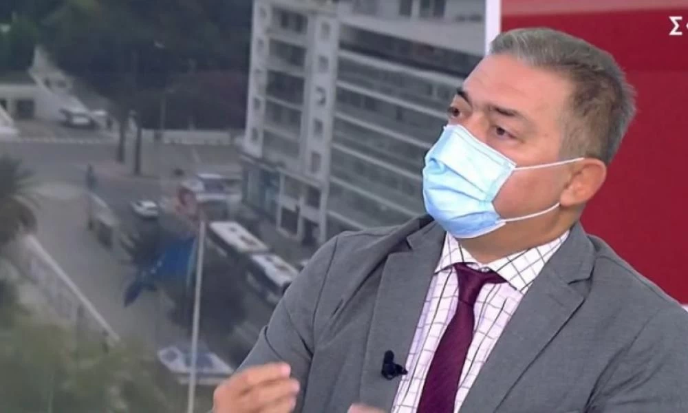 Βασιλακόπουλος: "Αυξημένος κίνδυνος μετάλλαξης μετά την πρώτη δόση του εμβολίου"